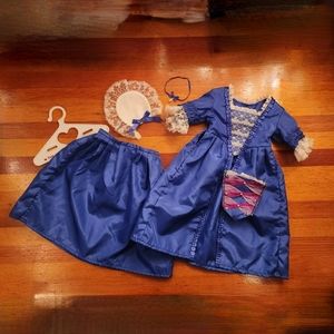 Pleasant Company/ American Girl Doll/ Christmas Gown & accessories/ Felicity
